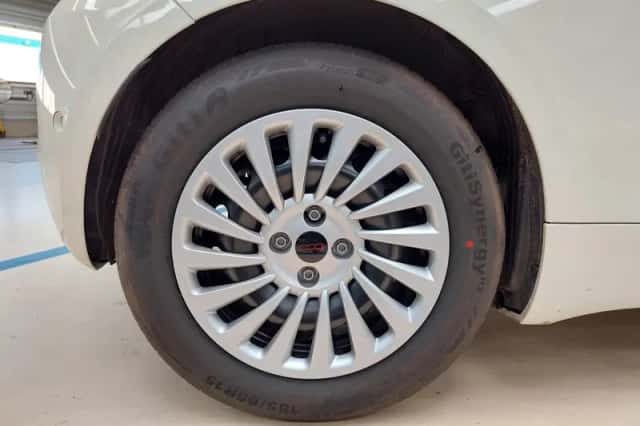 Fiat 500 (2025) thumbnail 5