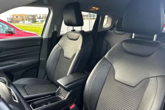 Jeep Compass (2023) thumbnail 16