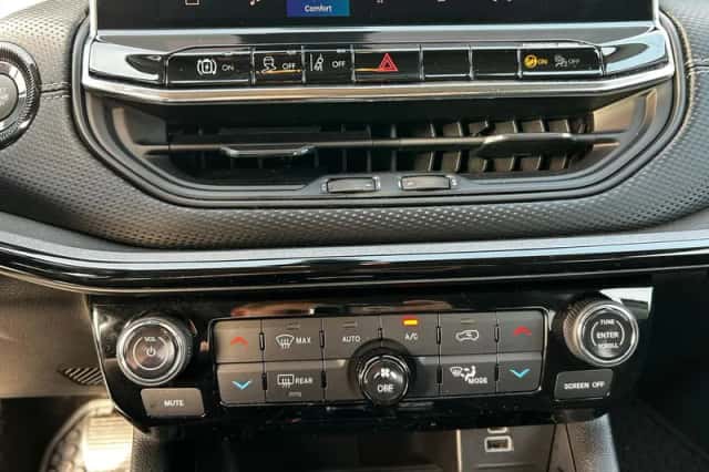 Jeep Compass (2023) thumbnail 28