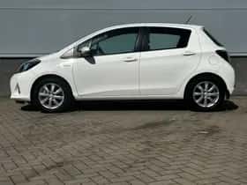 Toyota Yaris (2012) thumbnail 3
