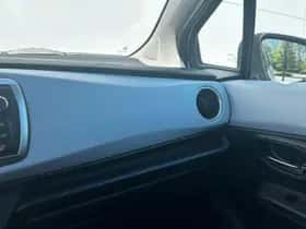 Toyota Yaris (2012) thumbnail 29