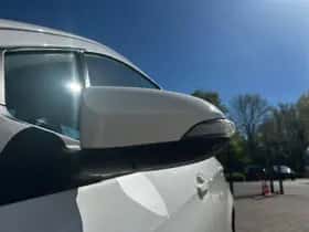 Toyota Yaris (2012) thumbnail 10