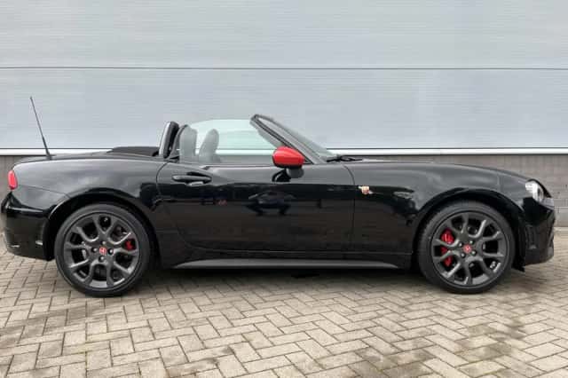Fiat 124 Spider (2017) thumbnail 4