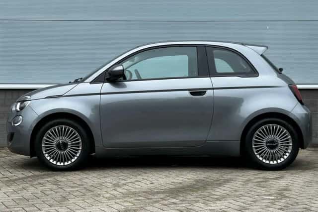 Fiat 500e (2023) thumbnail 3