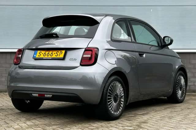 Fiat 500e (2023) thumbnail 5