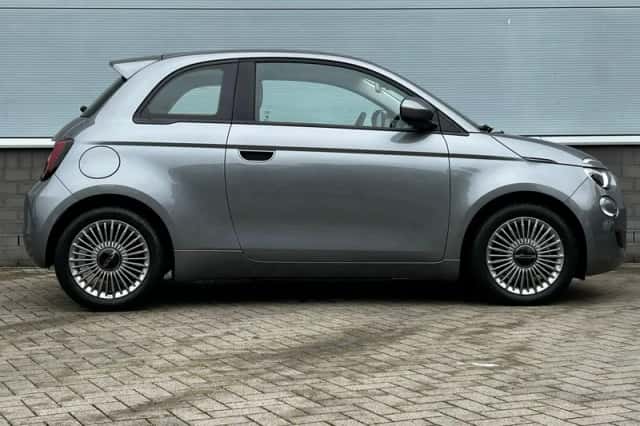 Fiat 500e (2023) thumbnail 5