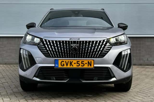 Peugeot 2008 (2024) thumbnail 2