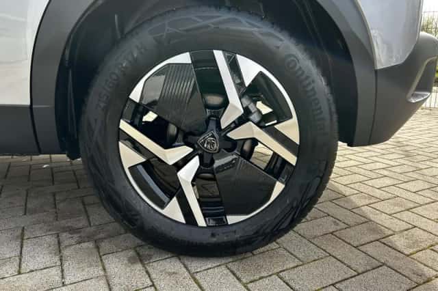 Peugeot 2008 (2024) thumbnail 7