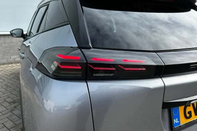 Peugeot 2008 (2024) thumbnail 9
