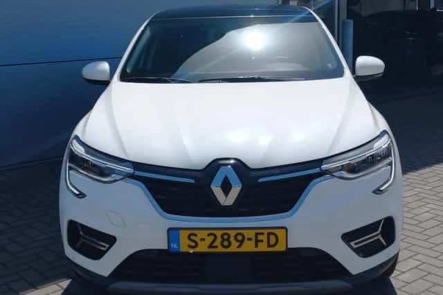 Renault Arkana (2022) thumbnail 2