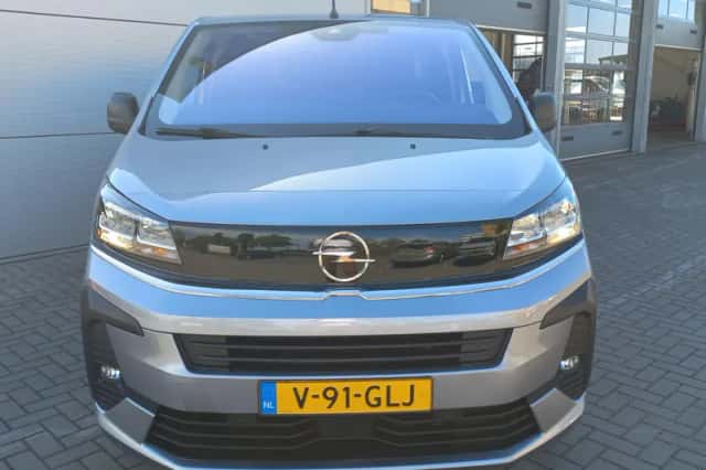 Opel Vivaro (2024) thumbnail 2