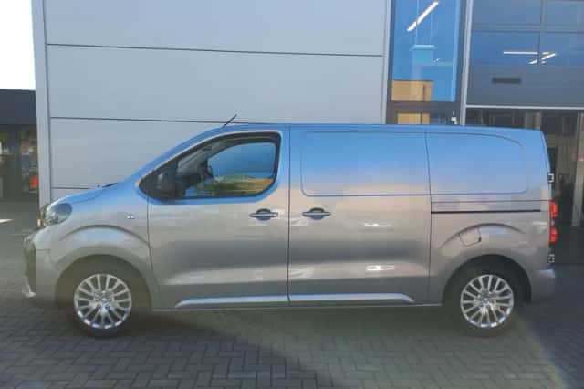 Opel Vivaro (2024) thumbnail 3