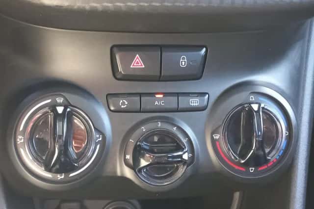 Peugeot 2008 (2017) thumbnail 6