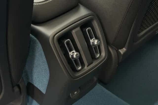 Volvo C40 (2021) thumbnail 35