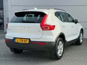 Volvo XC40 (2021) thumbnail 4