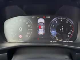 Volvo XC40 (2021) thumbnail 5