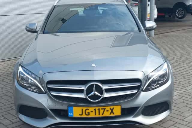 Mercedes-Benz C-Klasse (2015) thumbnail 2
