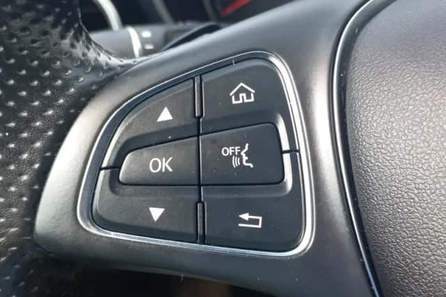 Mercedes-Benz C-Klasse (2015) thumbnail 30
