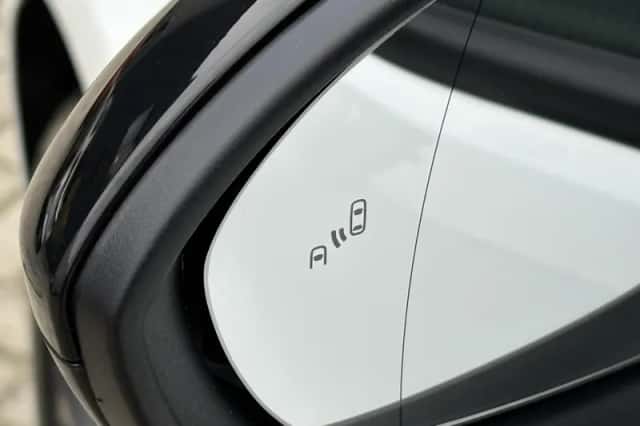 Opel Astra (2022) thumbnail 25