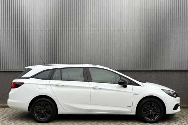 Opel Astra (2022) thumbnail 30