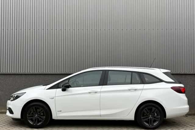 Opel Astra (2022) thumbnail 5