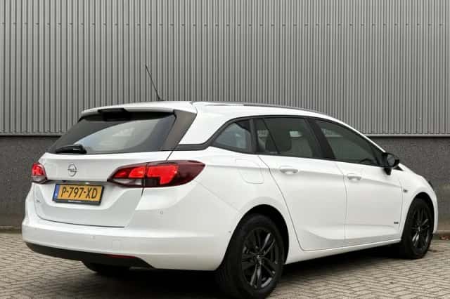 Opel Astra (2022) thumbnail 6
