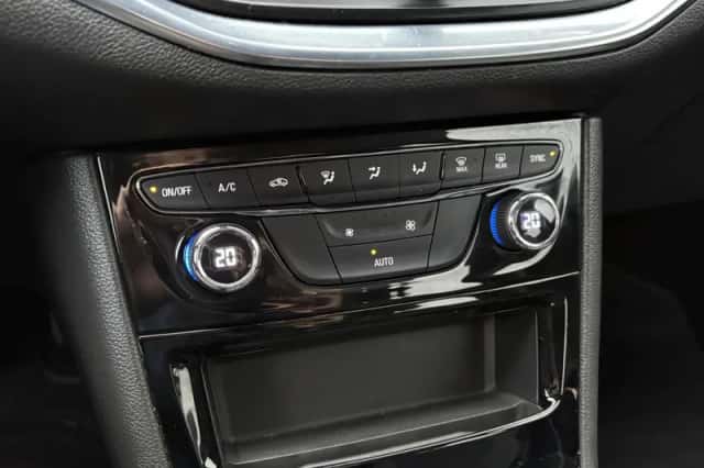 Opel Astra (2022) thumbnail 7