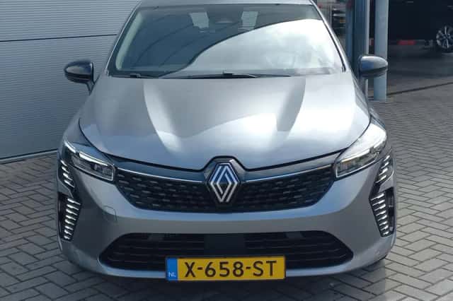 Renault Clio (2024) thumbnail 3