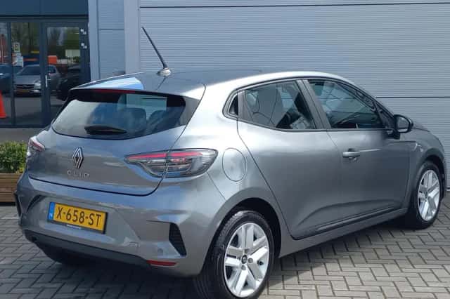 Renault Clio (2024) thumbnail 5