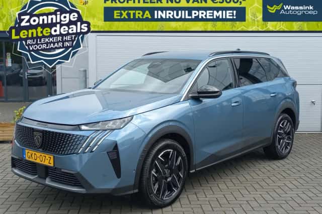 Peugeot 5008 (2024) thumbnail 1