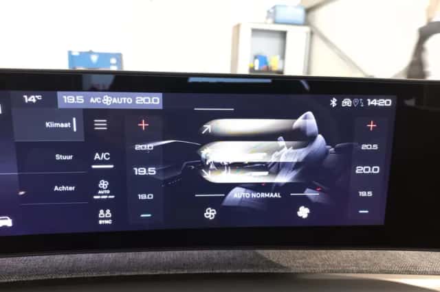 Peugeot 5008 (2024) thumbnail 7