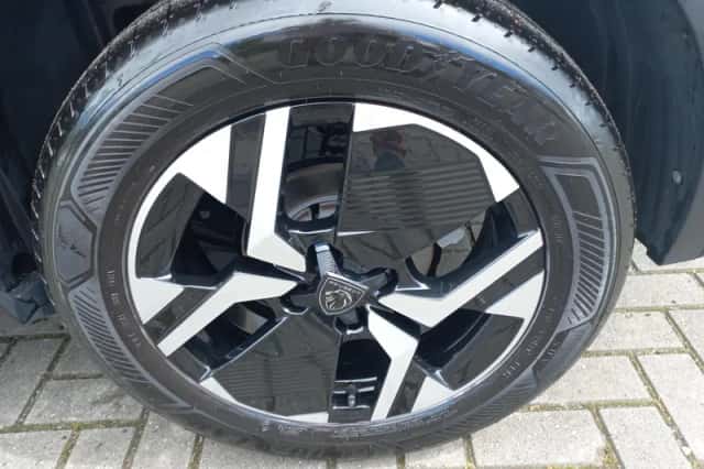 Peugeot 2008 (2024) thumbnail 9
