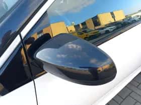 Opel Adam (2016) thumbnail 36