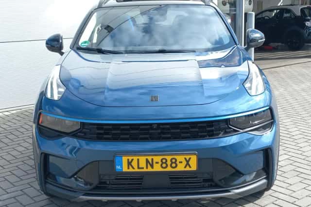 Lynk & Co 01 (2023) thumbnail 2