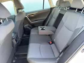 Toyota RAV4 (2020) thumbnail 15