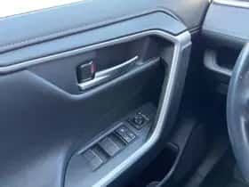 Toyota RAV4 (2020) thumbnail 17
