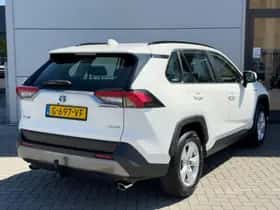 Toyota RAV4 (2020) thumbnail 3