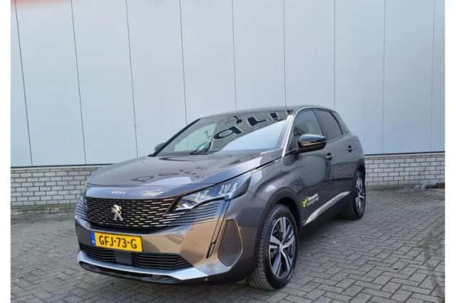 Peugeot 3008 (2024) thumbnail 2