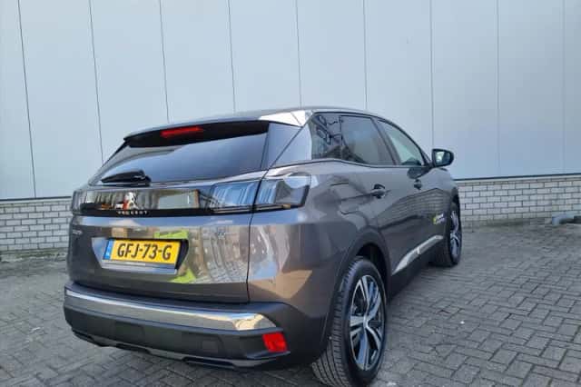 Peugeot 3008 (2024) thumbnail 3