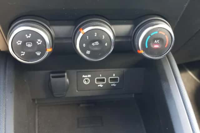 Renault Clio (2021) thumbnail 6