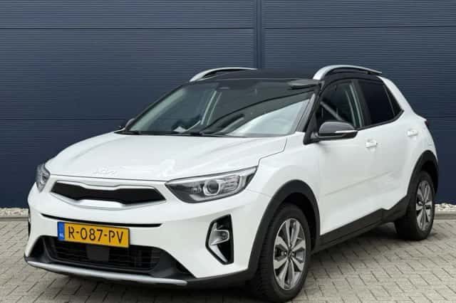 Kia Stonic (2022) thumbnail 1