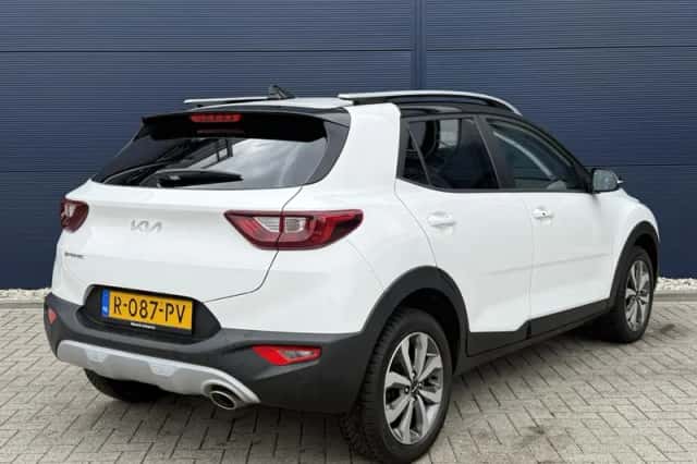 Kia Stonic (2022) thumbnail 6