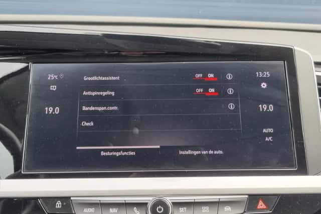 Opel Grandland (2023) thumbnail 23
