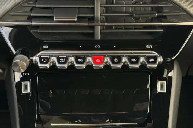 Peugeot 208 (2024) thumbnail 17