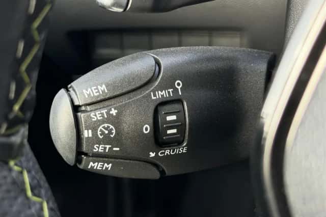 Peugeot 208 (2024) thumbnail 25