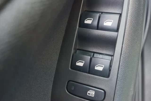 Opel Crossland X (2018) thumbnail 19