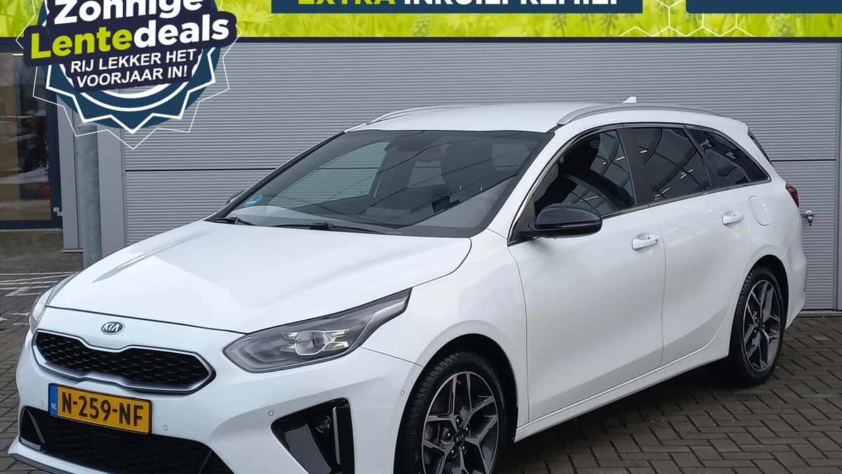 Kia Ceed Sportswagon (2021) — foto 1