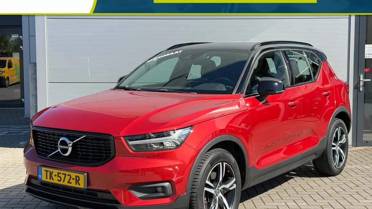 Volvo XC40 (2018) — foto 1