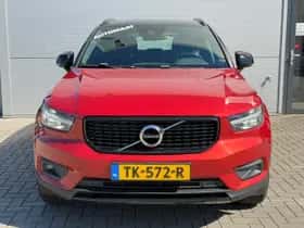 Volvo XC40 (2018) thumbnail 2