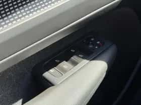 Volvo XC40 (2018) thumbnail 18